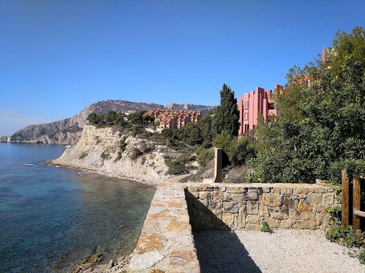 Estudio En La Muralla Roja Калпе Екстериор снимка